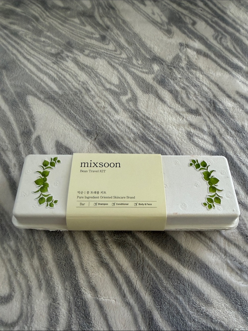 mixsoon Bean Travel Kit - White and Light Green